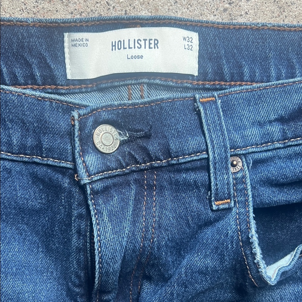 Men’s Hollister Dark wash loose fit